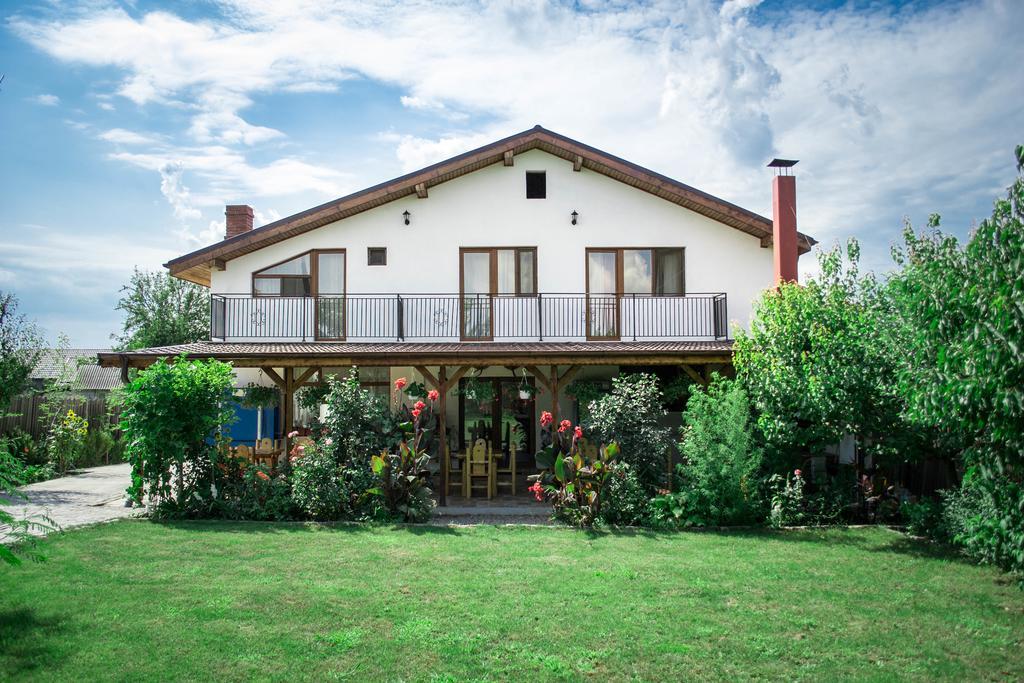Casa Diana Hotel Comăna Exterior foto